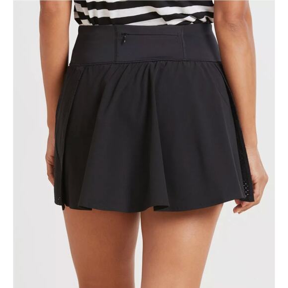 Spanx Medium M Black Booty Boost 14" Skort Perforated Woven Short Liner Ruffled - Picture 13 of 13